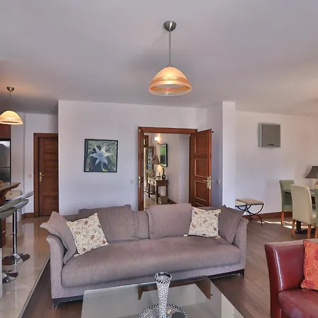 Willa Isinda, Town Centre Kaş