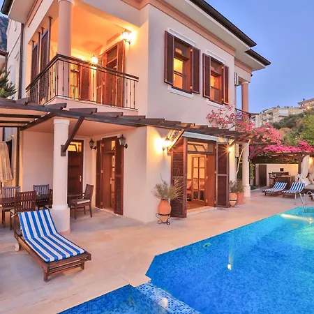 Willa Isinda, Town Centre