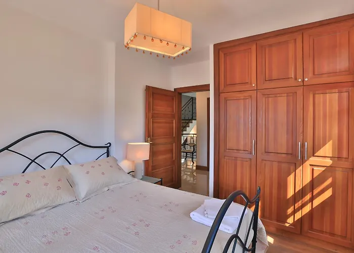 Willa Isinda, Town Centre Kaş